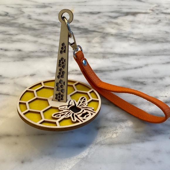 Wrist Yarn Holder: Bumble Bee Honeycomb Design Wood Crochet Knitting Carousel - Picture 3 of 4